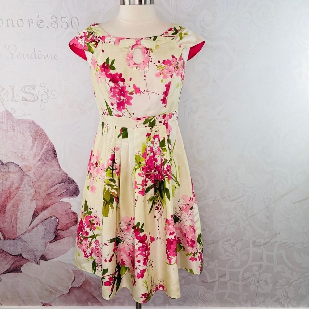 Signature Robbie Bee pale yellow dress with pick floral Size 8